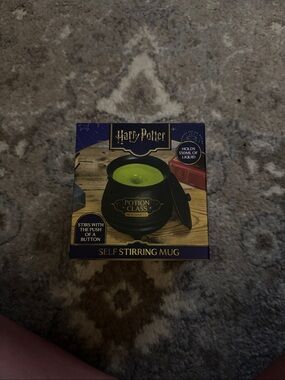 Harry Potter Potion Class Self Stirring Mug - Black with Green Potion